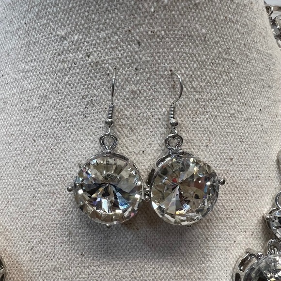 Statement Crystal Necklace & Earring Set Silver-Tone Glam Sparkle Formal Jewelry - Picture 4 of 8